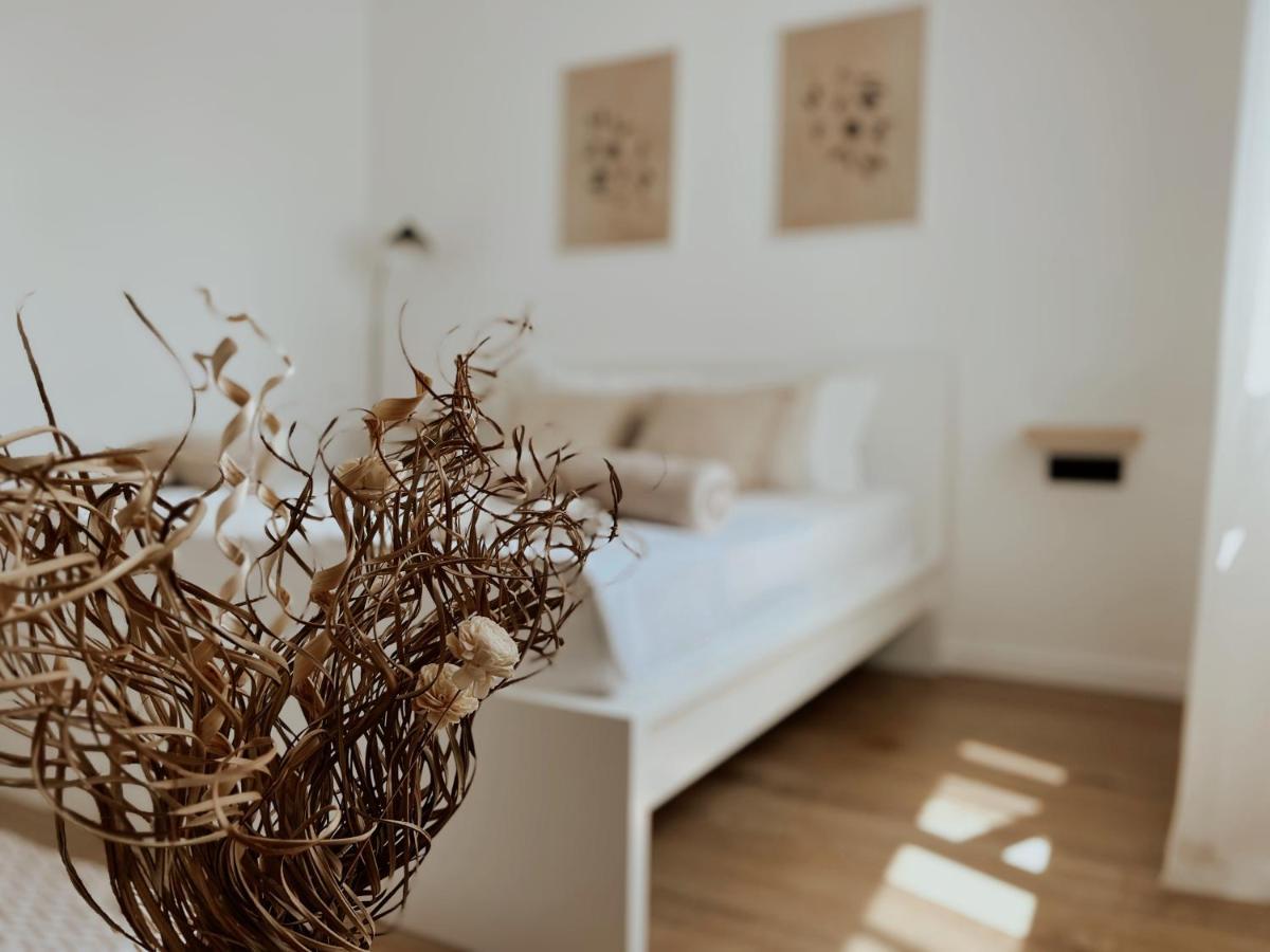 Dawn & Dusk - Modern Two Bedroom Apartment With Mountain Views Čilipi Екстериор снимка