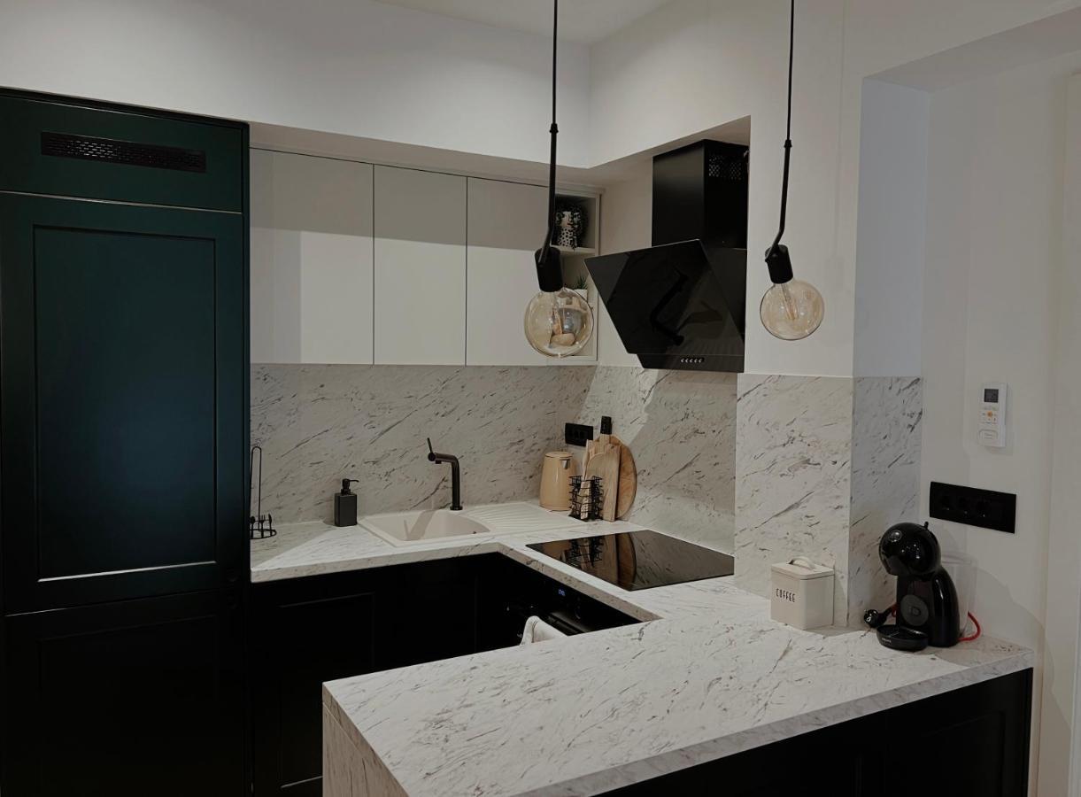 Dawn & Dusk - Modern Two Bedroom Apartment With Mountain Views Čilipi Екстериор снимка