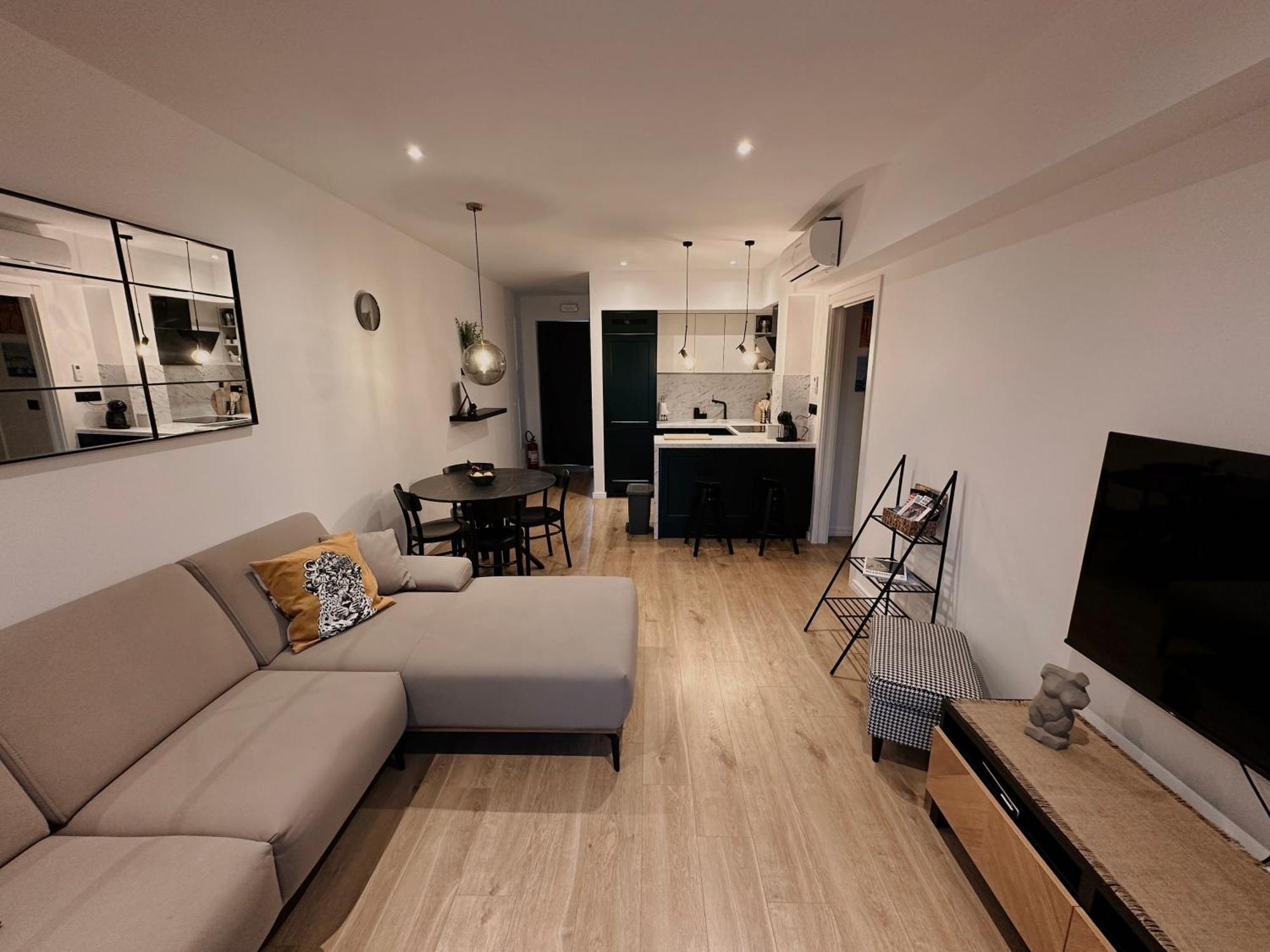 Dawn & Dusk - Modern Two Bedroom Apartment With Mountain Views Čilipi Екстериор снимка