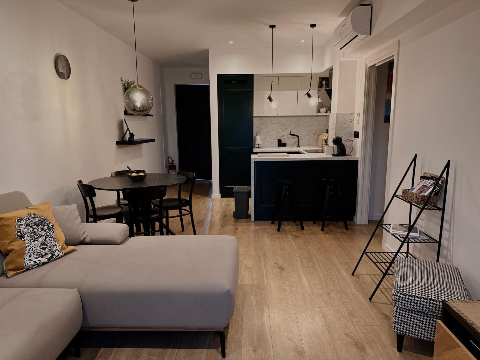 Dawn & Dusk - Modern Two Bedroom Apartment With Mountain Views Čilipi Екстериор снимка